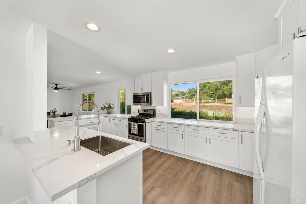 1740 Wind River Road El Cajon, CA 92019 - Photo 8 of 35