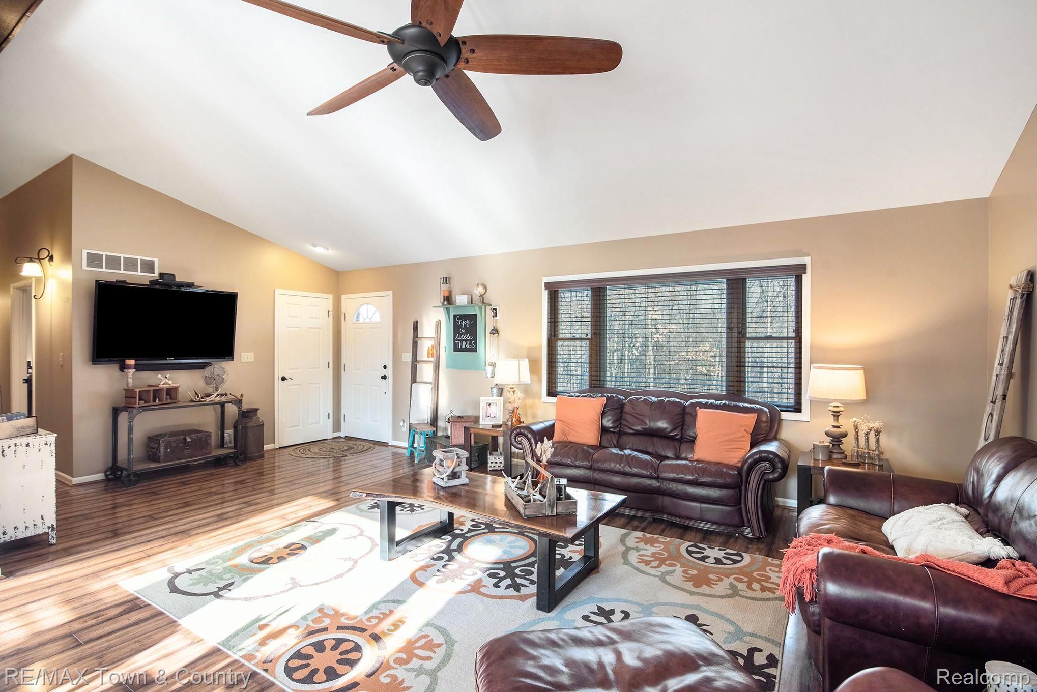 8101 North Nichols Road Flushing, MI 48433 - Photo 6 of 41 13.jpg