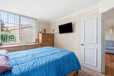 $249,900 | 117 Yacht Club Way, Unit 206, Hypoluxo, FL 33462