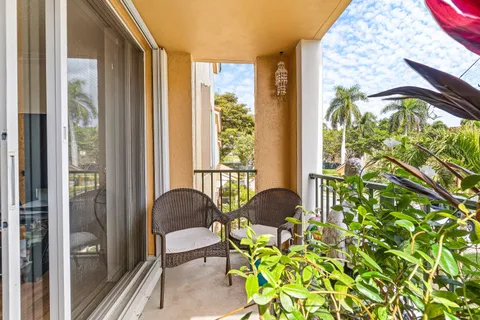 $249,900 | 117 Yacht Club Way, Unit 206, Hypoluxo, FL 33462