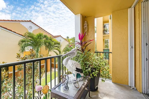 $249,900 | 117 Yacht Club Way, Unit 206, Hypoluxo, FL 33462