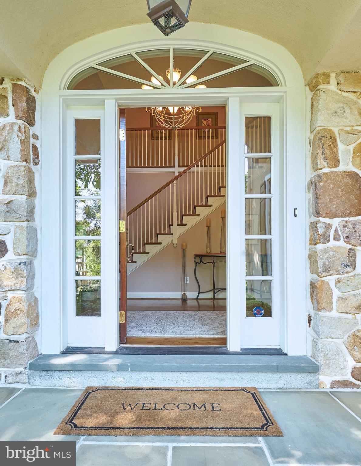 233 Biddulph Road Wayne, PA 19087 - Photo 4 of 37