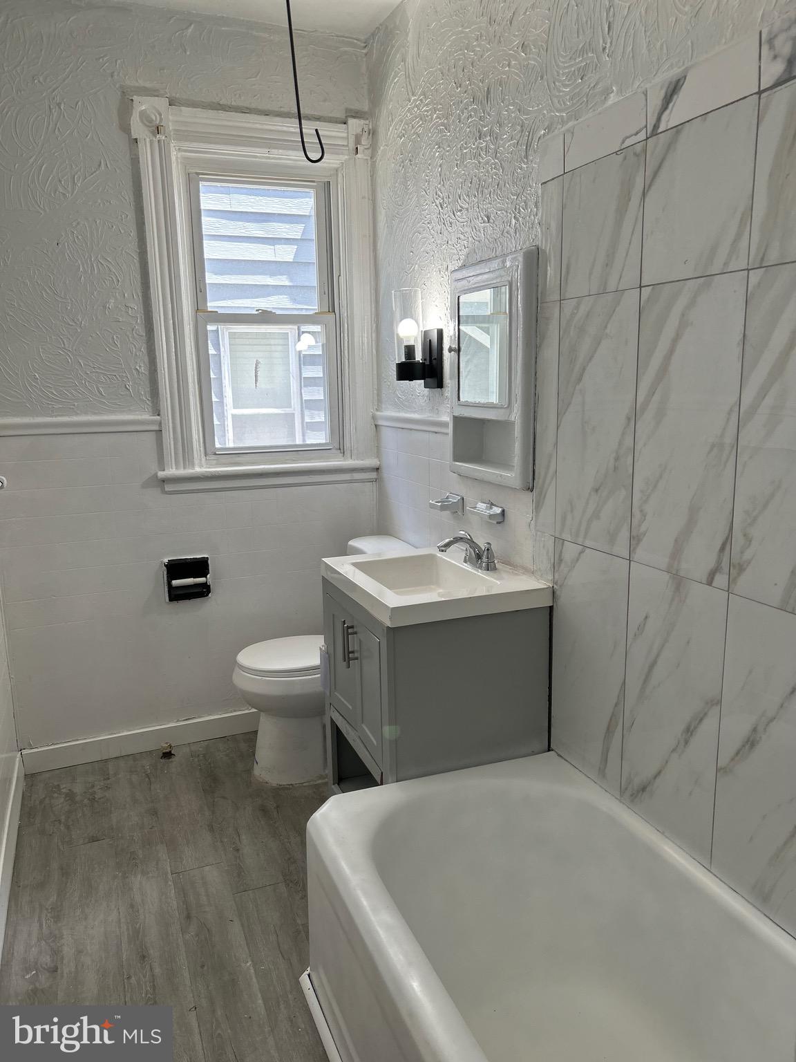 933 Edgewood Avenue Trenton, NJ 08618 - Photo 3 of 8