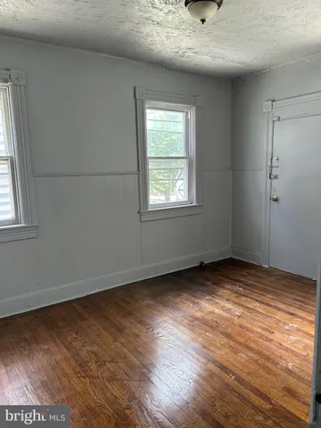 $1,700 | 933 Edgewood Avenue, Trenton, NJ 08618