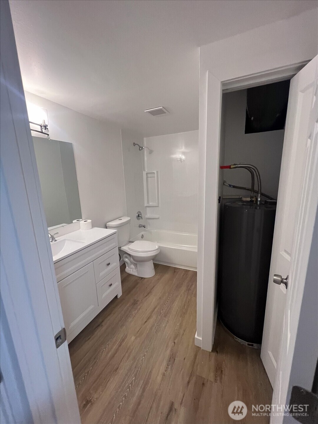 10443 17th Avenue Southwest Seattle, WA 98146 - Photo 32 of 40