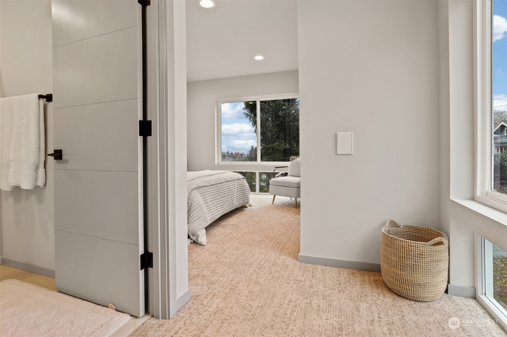 922 North 49th Street, Unit B Seattle, WA 98103 - Photo 17 of 33 Gallery Image 17