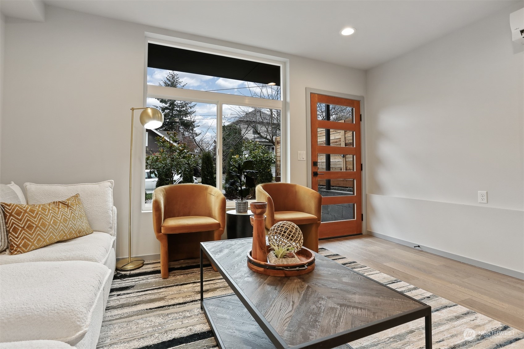 922 North 49th Street, Unit B Seattle, WA 98103 - Photo 7 of 33 Gallery Image 7