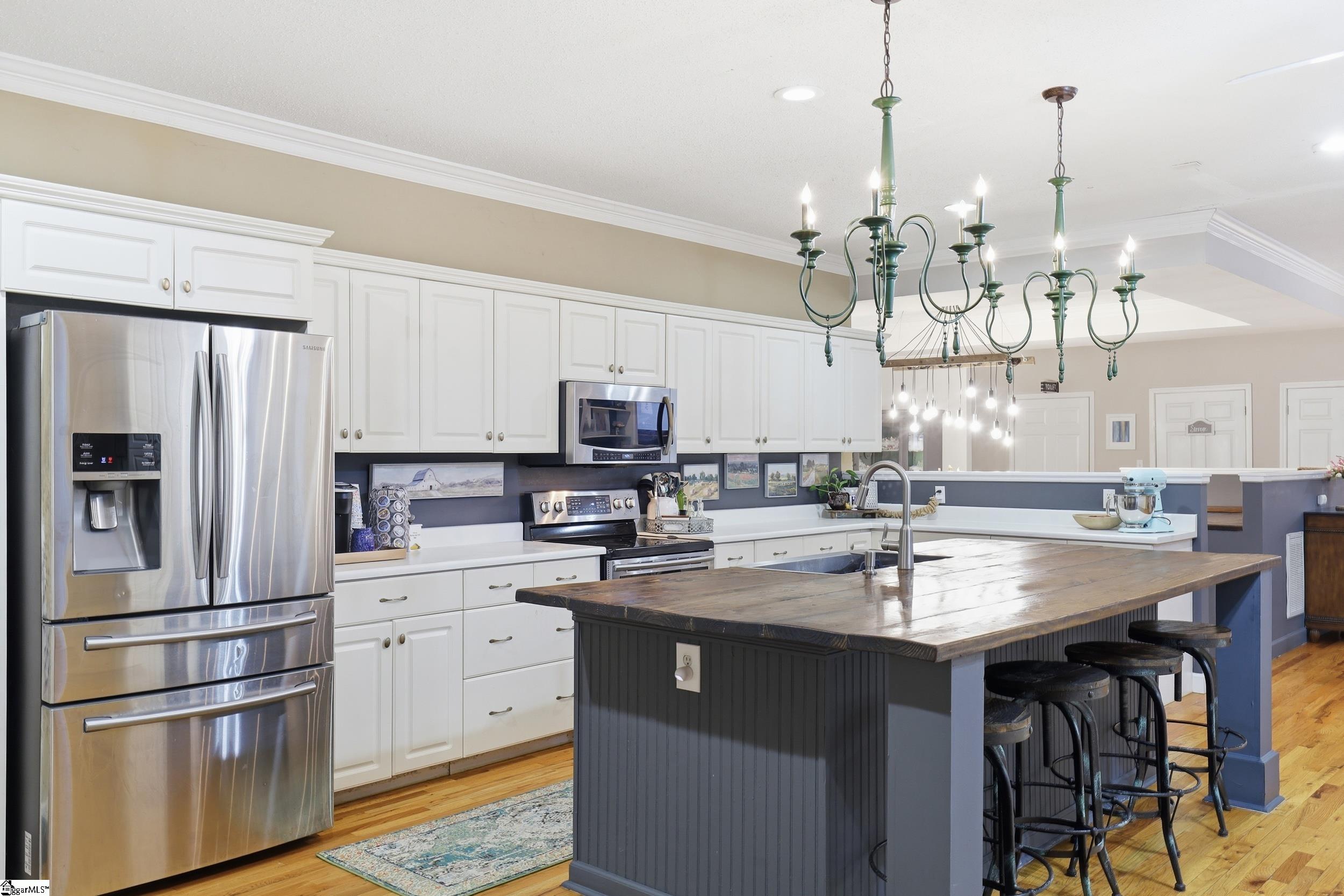 402 Ragsdale Road Greenville, SC 29611 - Photo 2 of 47