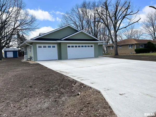 $349,900 | 706 West Topeka Street, Toluca, IL 61369