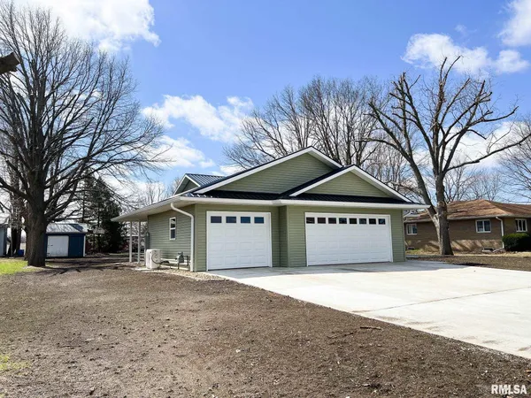 $349,900 | 706 West Topeka Street, Toluca, IL 61369