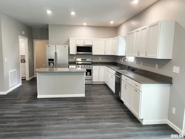 $349,900 | 706 West Topeka Street, Toluca, IL 61369