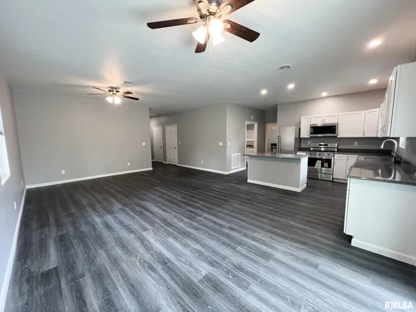 $349,900 | 706 West Topeka Street, Toluca, IL 61369