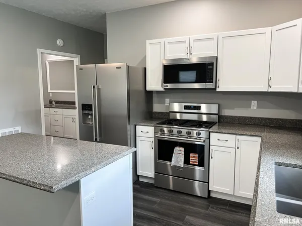 $349,900 | 706 West Topeka Street, Toluca, IL 61369