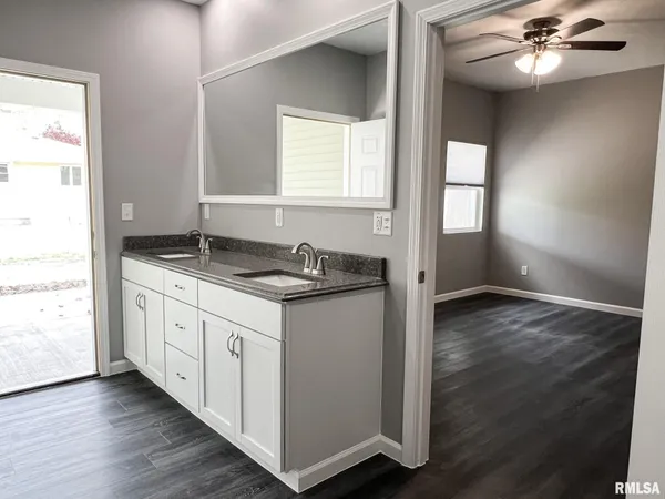 $349,900 | 706 West Topeka Street, Toluca, IL 61369