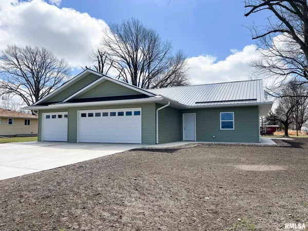 $349,900 | 706 West Topeka Street, Toluca, IL 61369