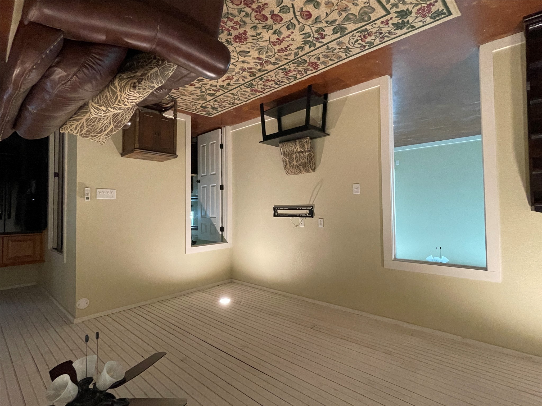 278 Winfield Thicket Road Bastrop, TX 78602 - Photo 5 of 18 Living room guest house