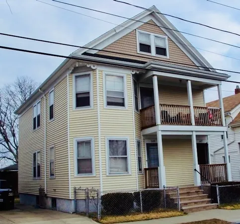 $1,800 | 149 Wood Street, Unit 1, New Bedford, MA 02745