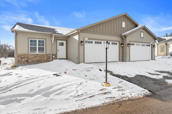 $579,900 | 7010 Stonewood Lane, Lannon, WI 53046