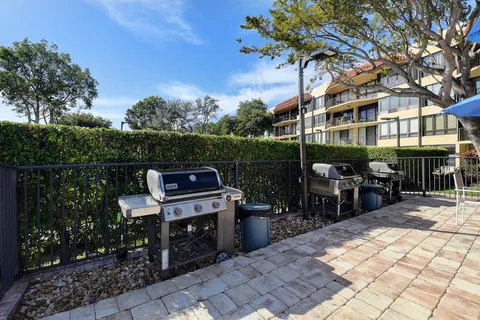 $379,900 | 800 Jeffery Street, Unit 202, Boca Raton, FL 33487