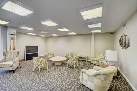 $379,900 | 800 Jeffery Street, Unit 202, Boca Raton, FL 33487