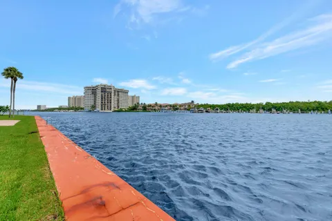 $379,900 | 800 Jeffery Street, Unit 202, Boca Raton, FL 33487