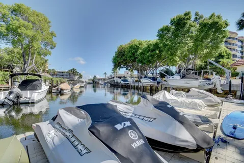 $379,900 | 800 Jeffery Street, Unit 202, Boca Raton, FL 33487