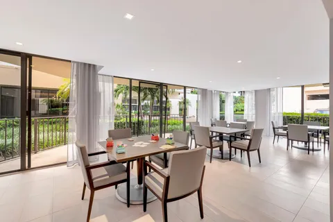 $379,900 | 800 Jeffery Street, Unit 202, Boca Raton, FL 33487