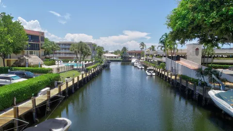 $379,900 | 800 Jeffery Street, Unit 202, Boca Raton, FL 33487