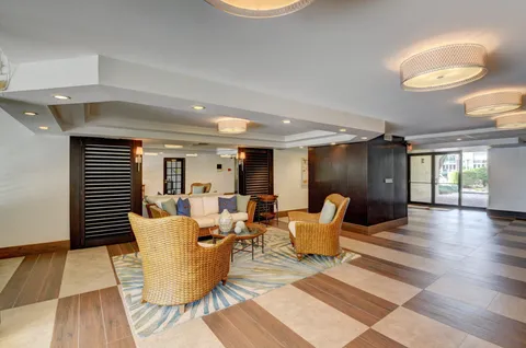 $379,900 | 800 Jeffery Street, Unit 202, Boca Raton, FL 33487