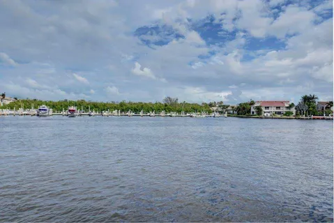 $379,900 | 800 Jeffery Street, Unit 202, Boca Raton, FL 33487