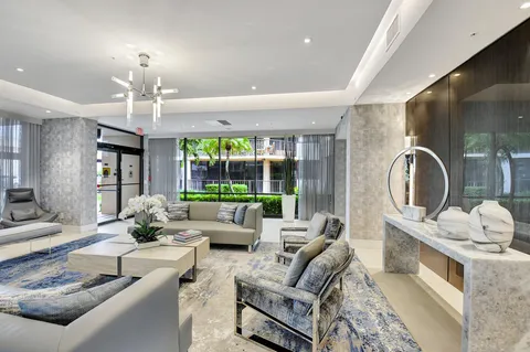 $379,900 | 800 Jeffery Street, Unit 202, Boca Raton, FL 33487