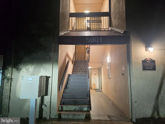 a view of an entryway