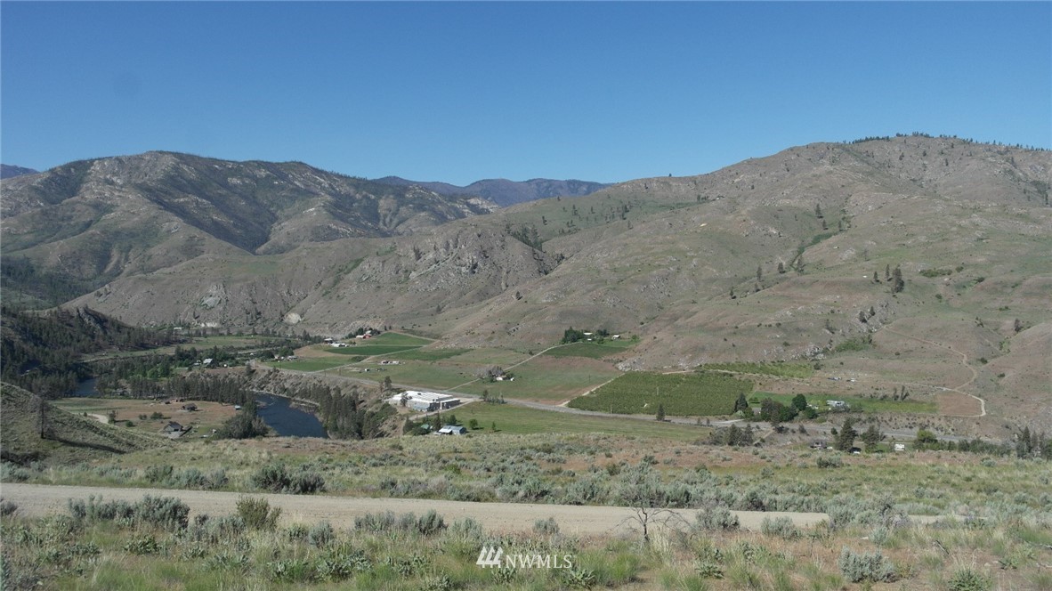 7 Cowboy Road Pateros, WA 98846 - Photo 3 of 31 a view of a dry field