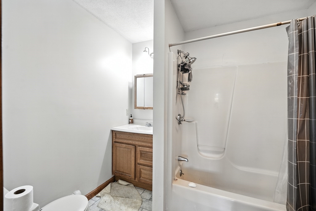 39 Valley Lane Amherst, MA 01002 - Photo 13 of 25 Gallery Image 13