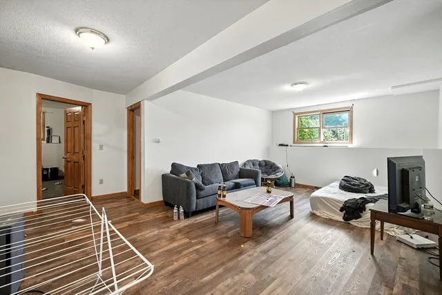 $725,000 | 39 Valley Lane, Amherst, MA 01002