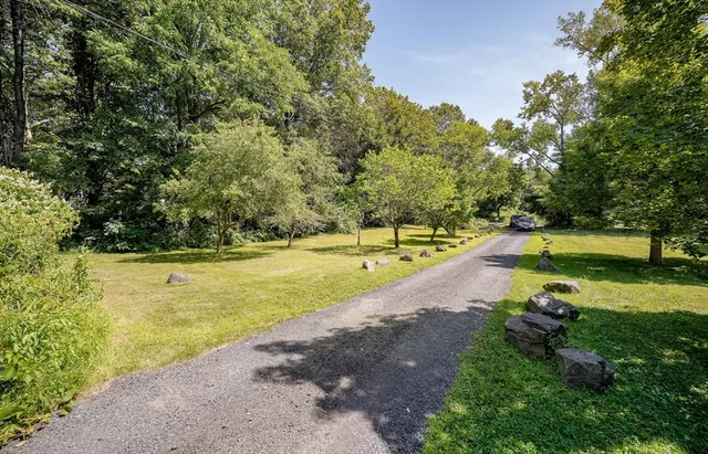 $725,000 | 39 Valley Lane, Amherst, MA 01002