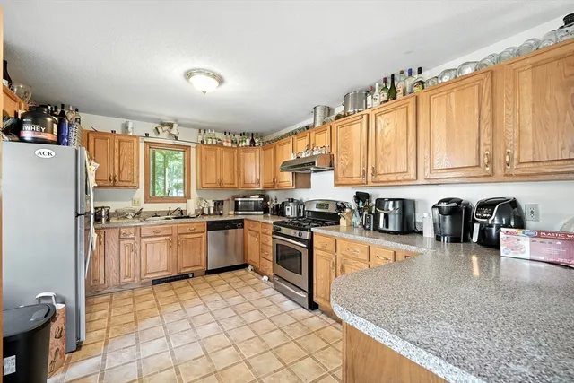 $725,000 | 39 Valley Lane, Amherst, MA 01002