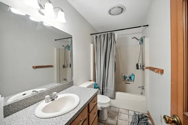 $725,000 | 39 Valley Lane, Amherst, MA 01002