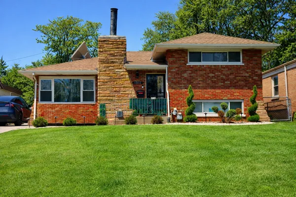 $247,900 | 17112 Whittier Avenue, Hazel Crest, IL 60429