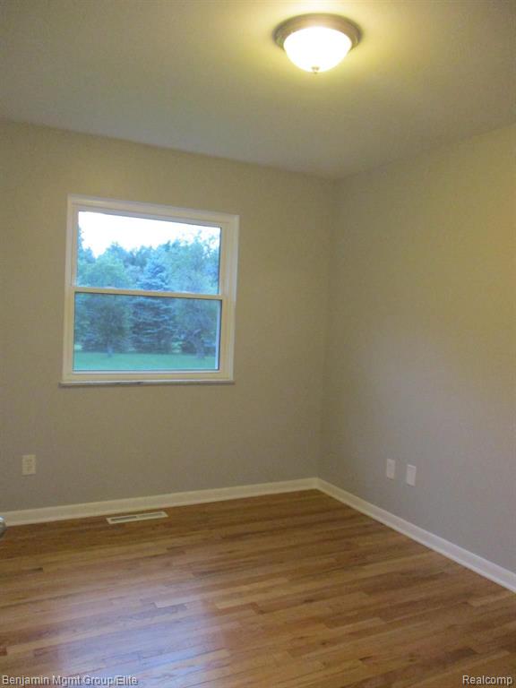 114 South Burkhart Road Howell, MI 48843 - Photo 13 of 21