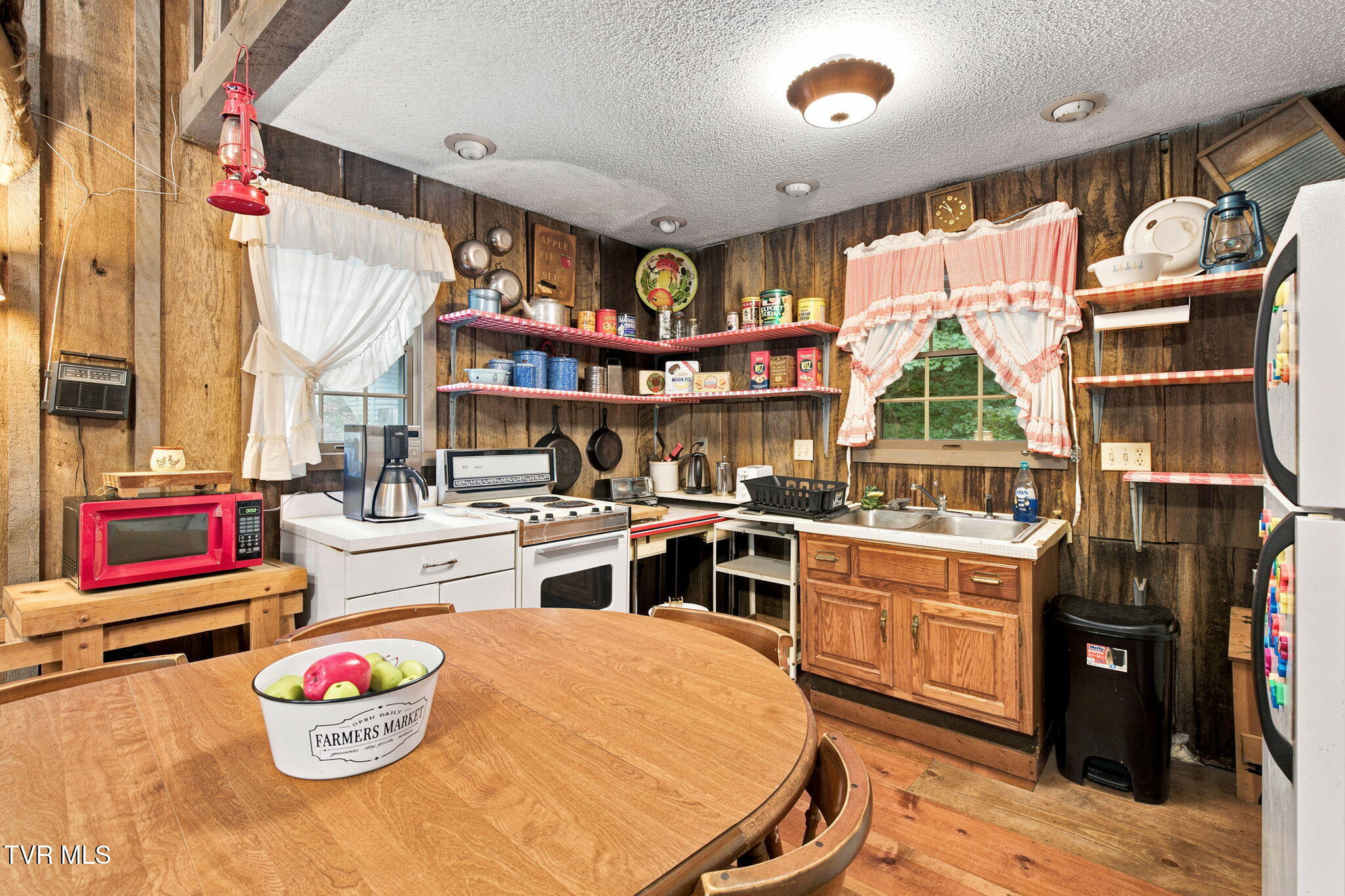 4951 England Valley Road Duffield, VA 24244 - Photo 10 of 44 15-web-or-mls-DZ3A9160