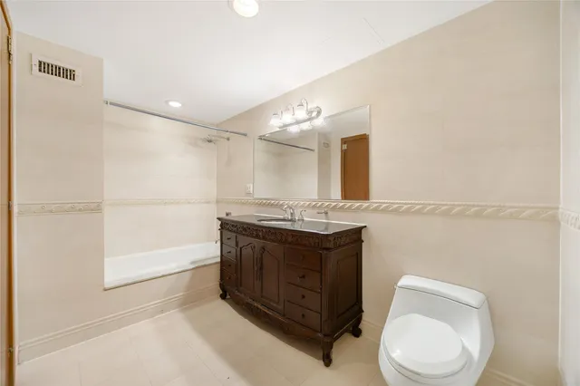 $1,025,000 | 133-38 Sanford Avenue, Unit 10D | Flushing