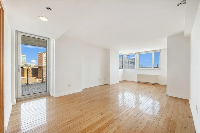 $1,025,000 | 133-38 Sanford Avenue, Unit 10D | Flushing