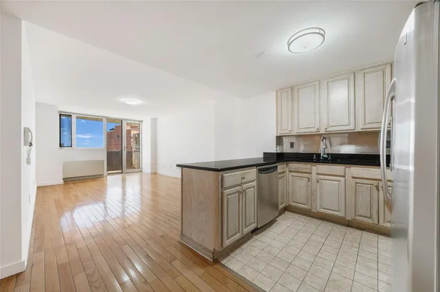 $1,025,000 | 133-38 Sanford Avenue, Unit 10D | Flushing