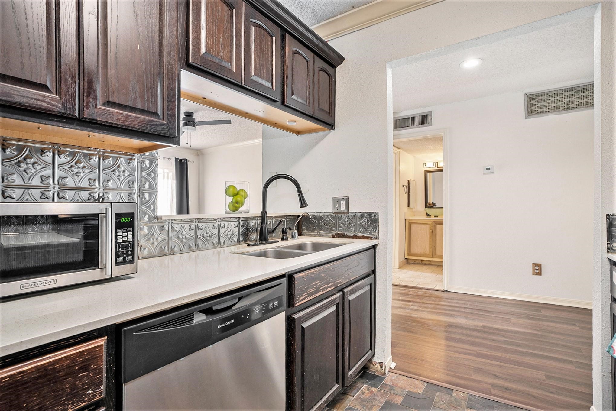 1500 Bay Area Boulevard, Unit 170 Houston, TX 77058 - Photo 6 of 18