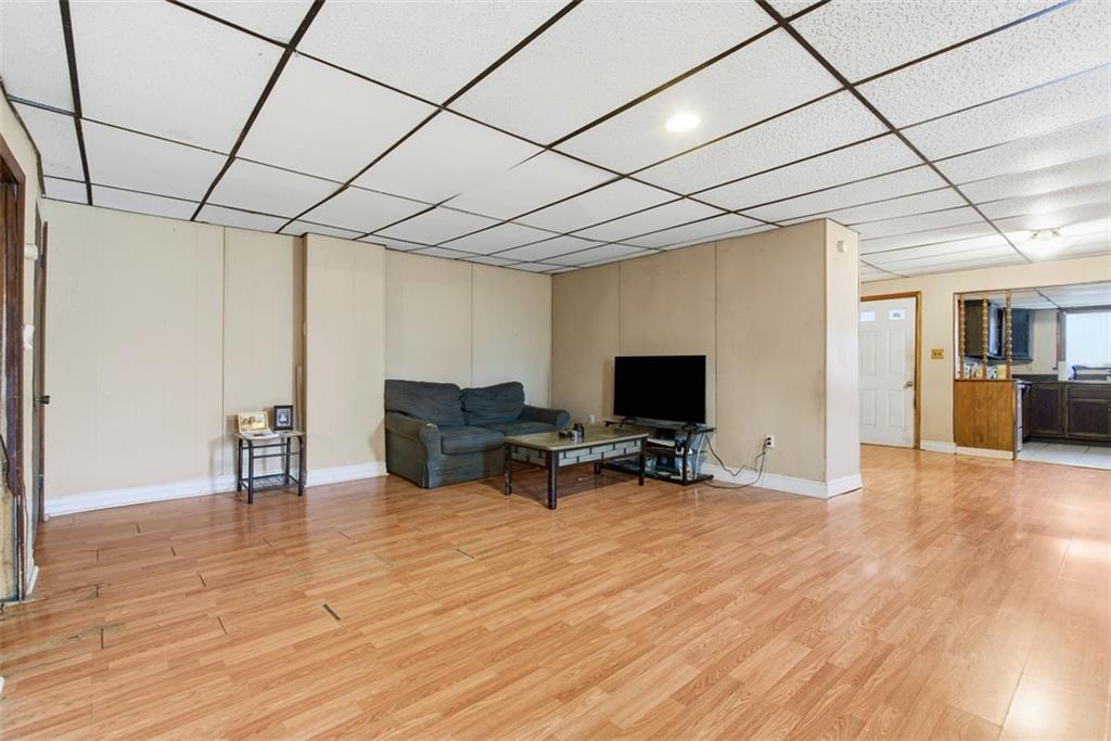 1057 Keene Street Springdale, PA 15144 - Photo 11 of 50