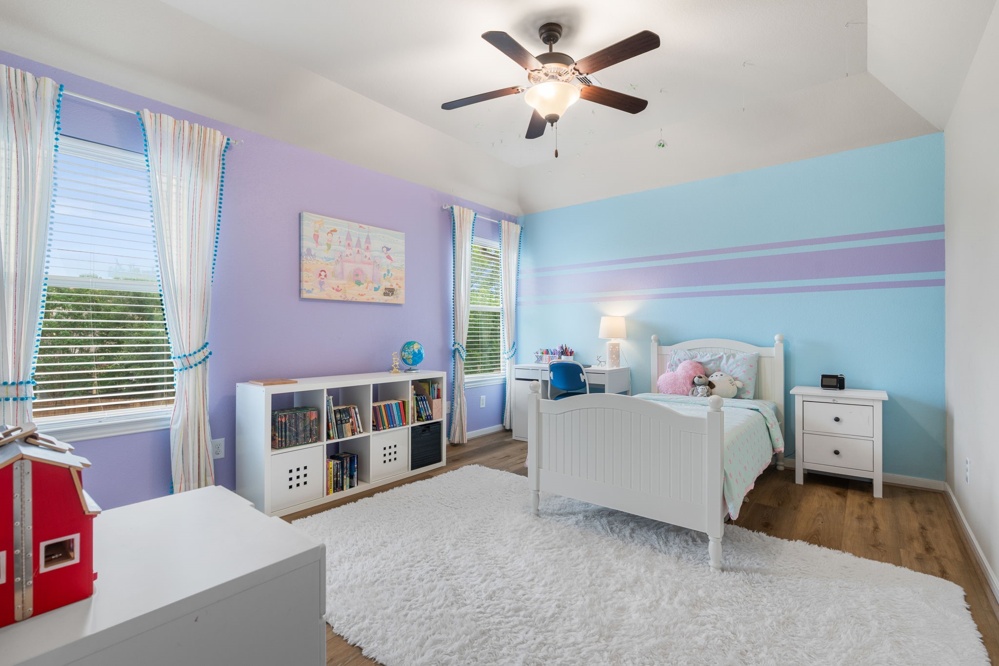 11 Pintuck Place Spring, TX 77389 - Photo 28 of 40 a living room with furniture and a window