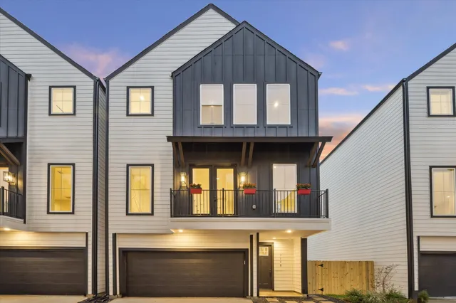 $439,700 | 719 Thornton Road, Unit E, Houston, TX 77018