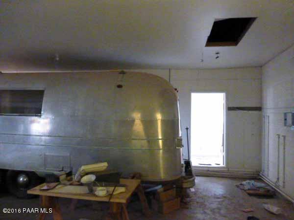102 Rattlesnake Road Ash Fork, AZ 86320 - Photo 7 of 21 P1030563