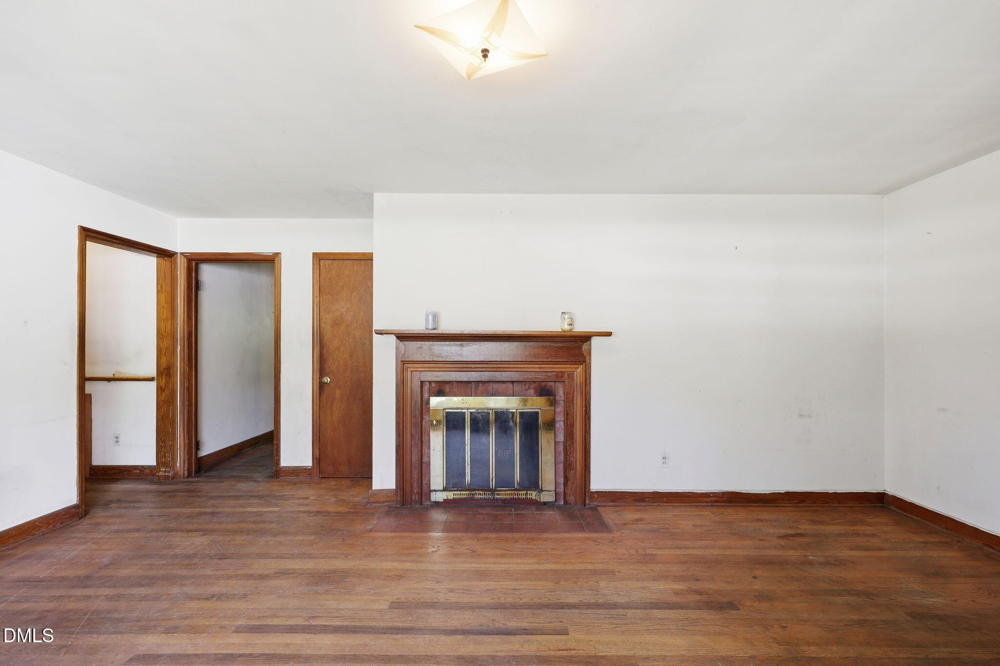 1315 Alpha Road Henderson, NC 27536 - Photo 12 of 26 Living Room 2